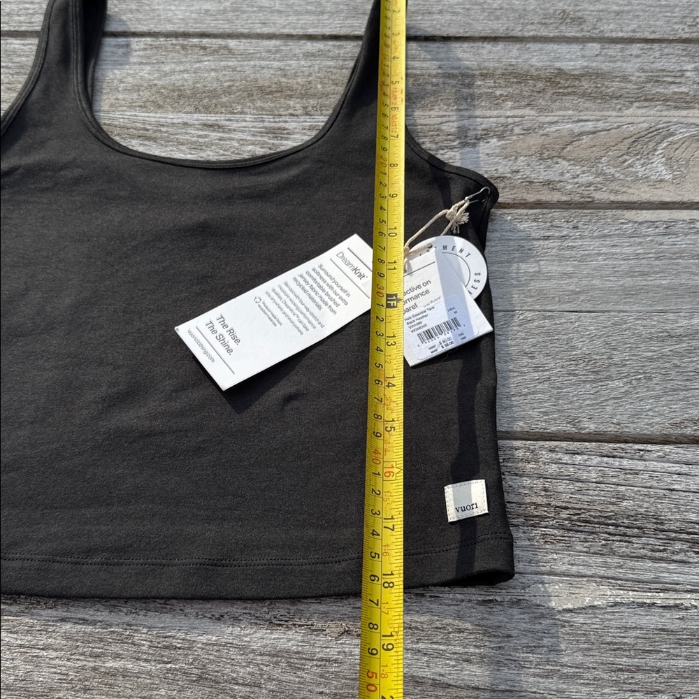 VUORI Halo‎ Essential Tank BLACK size medium nwt - Picture 3 of 5